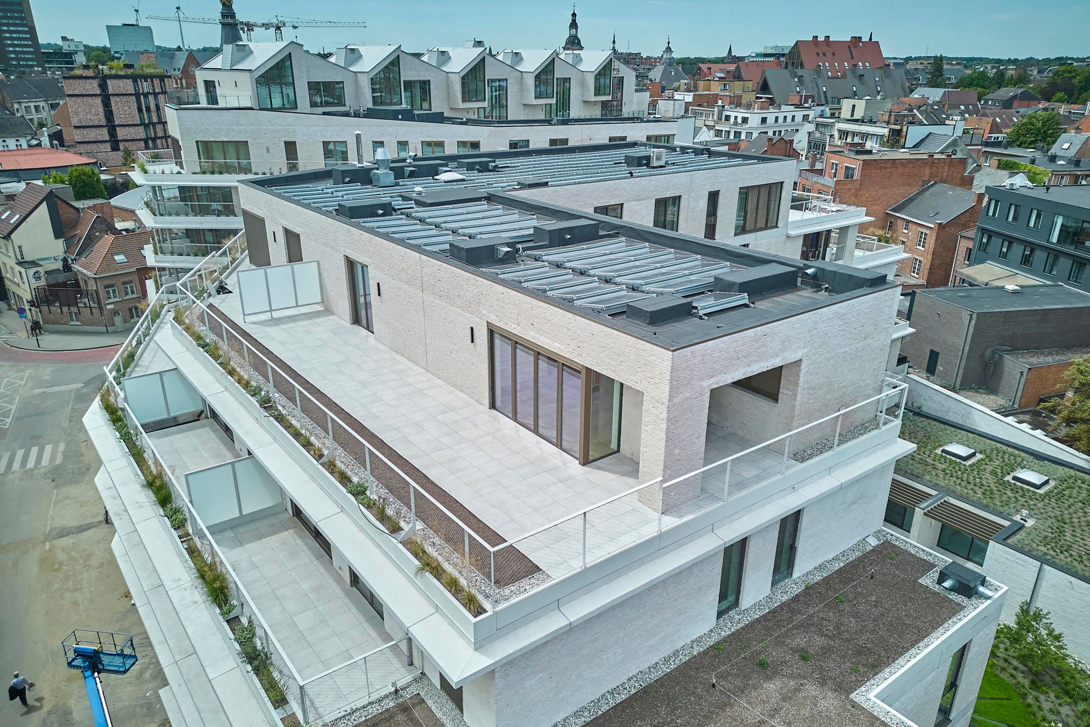 PENTHOUSE 146m², TERRAS 68m², 2 SLAAPKAMERS, 2 BADKAMERS foto 4