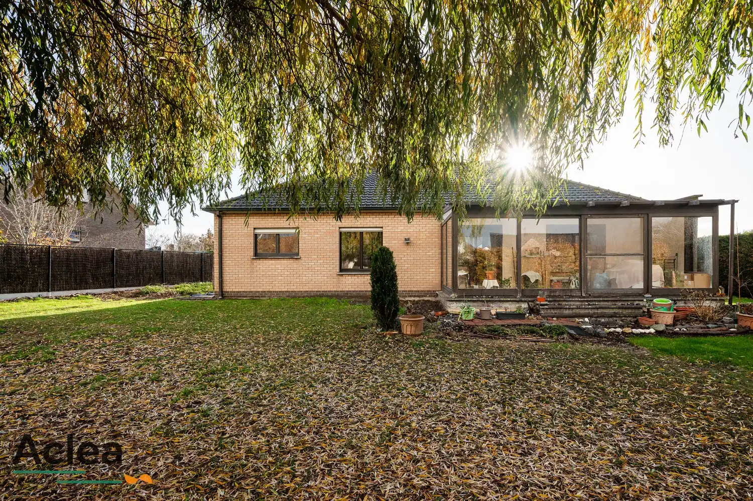 Vrijstaande woning op een goed gelegen, ruim perceel foto 34