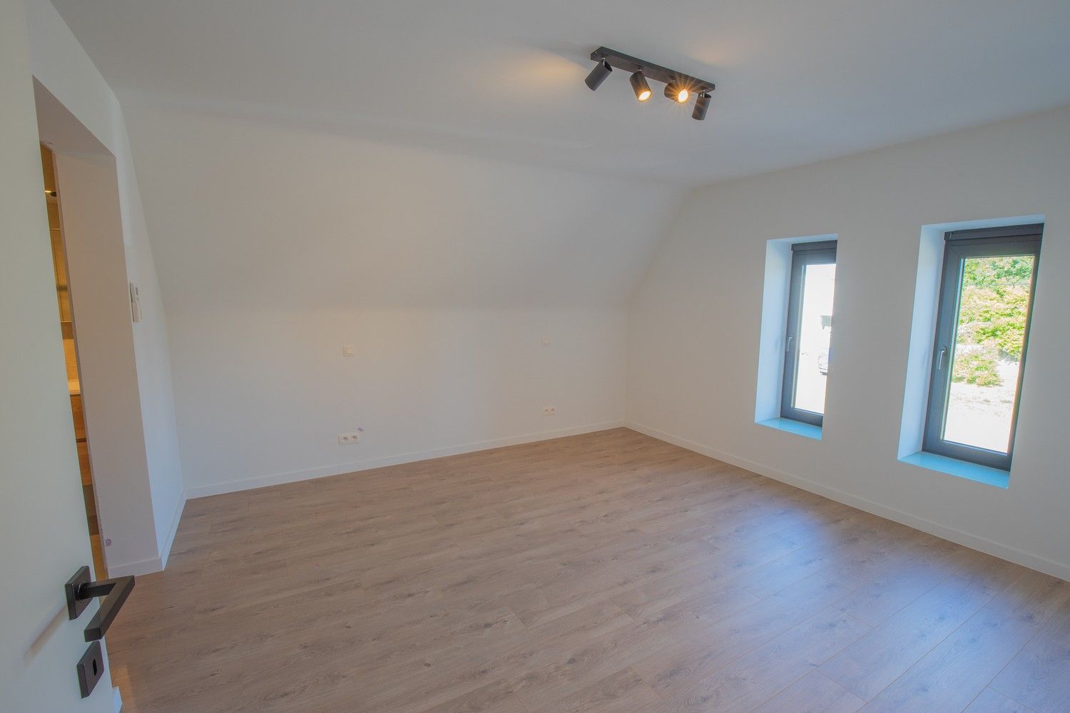 Exclusieve vernieuwbouwvilla met 5 slaapkamers en ruime tuin in Ramsel foto 20