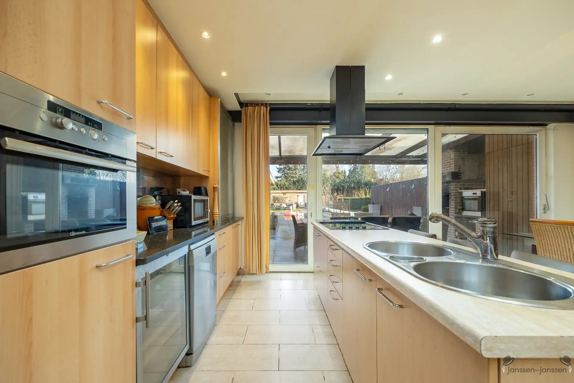 Gezinswoning met 2 (mog. 4) slaapkamers, garage en ruime tuin in Maria ter Heide foto 6