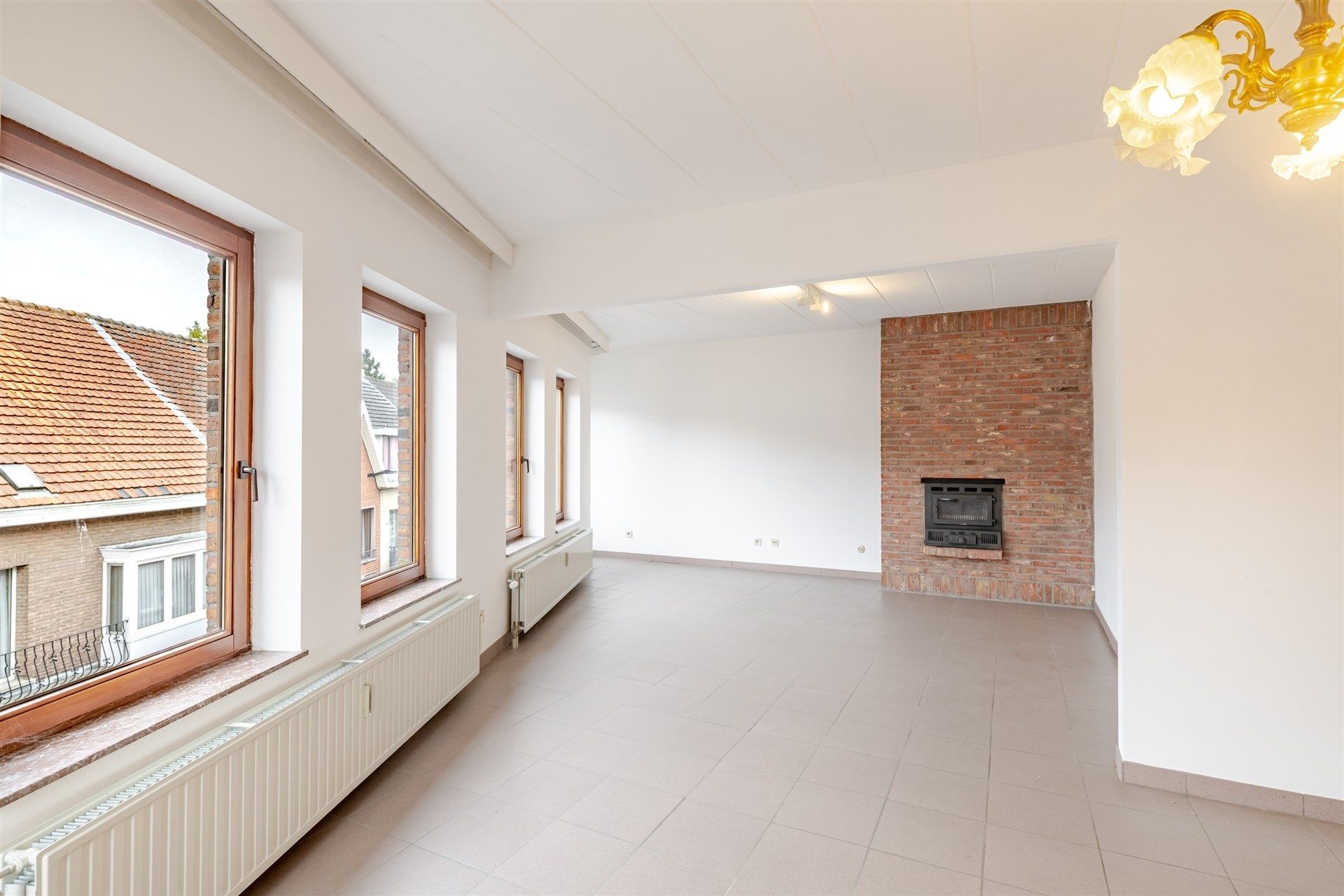 Opbrengsteigendom bestaande uit 6 ruime appartementen + 32 garageboxen foto 5