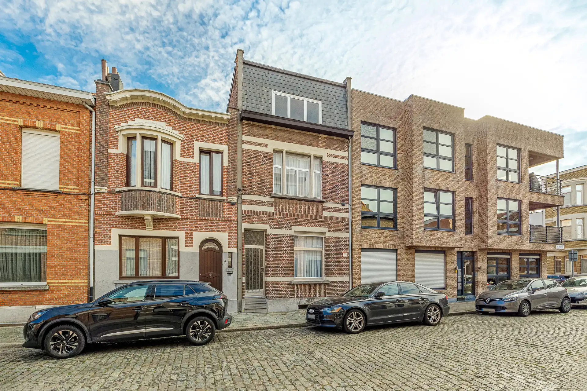 Ruime stadswoning met 6 slpk's, 3 badkamers en stadskoer. foto 27