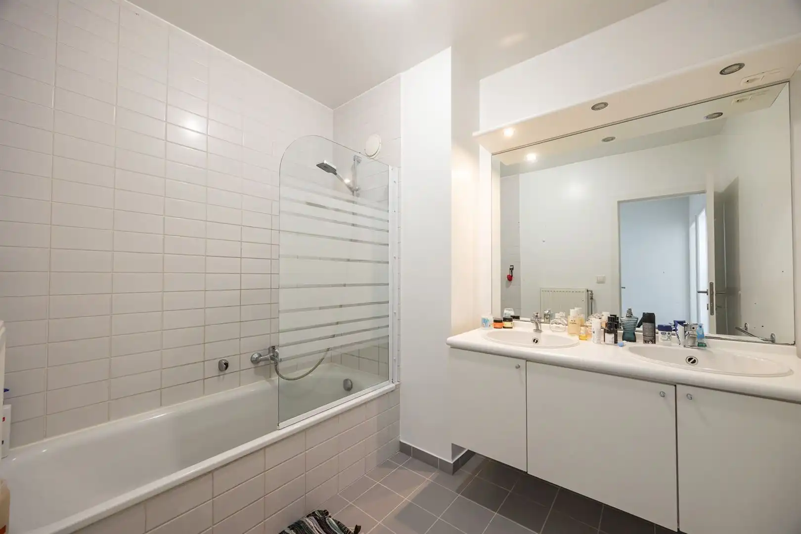 Modern appartement met balkon foto 10