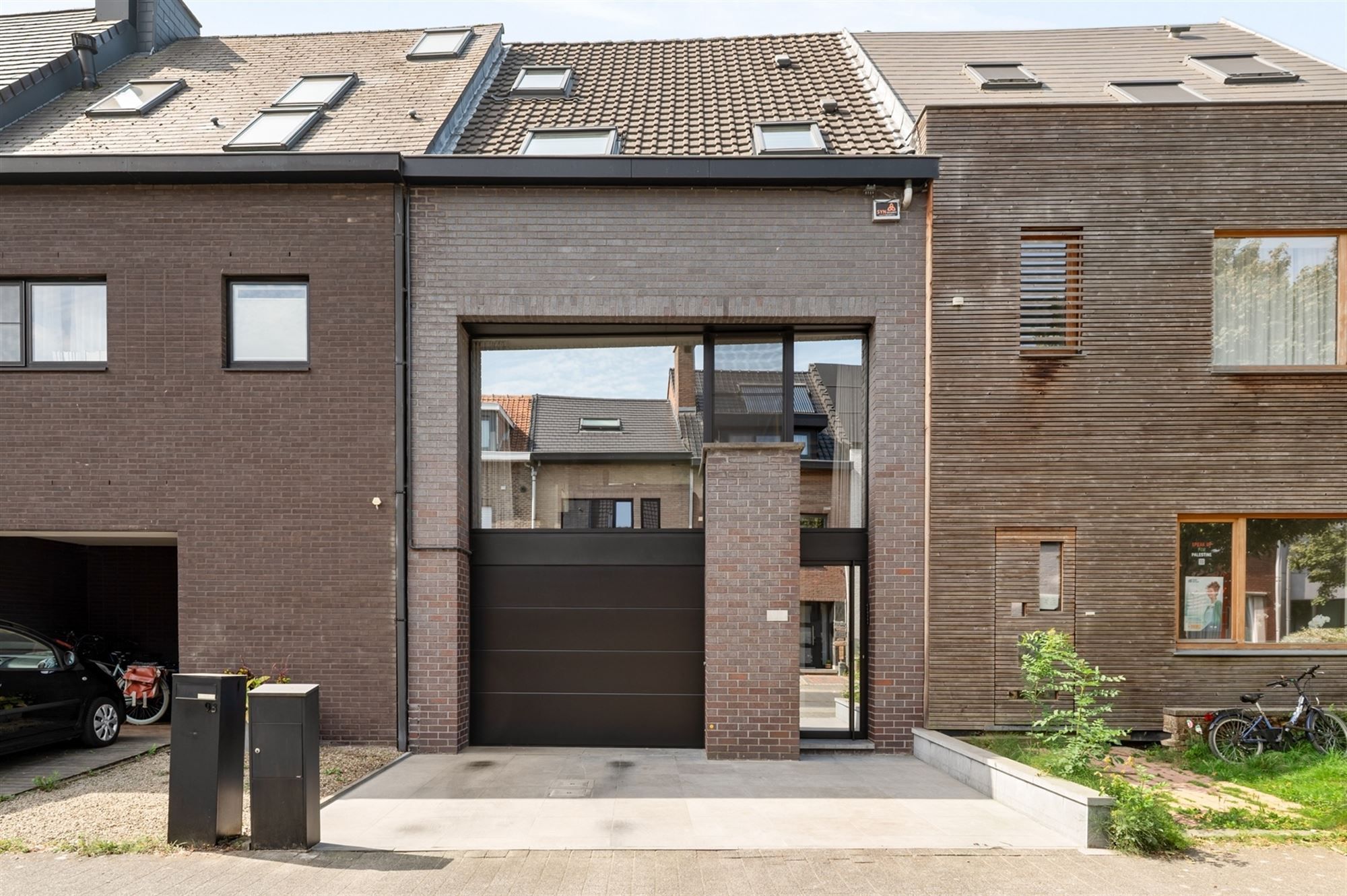 Moderne conceptwoning, grenzend aan het Vrijbroekpark. foto 2