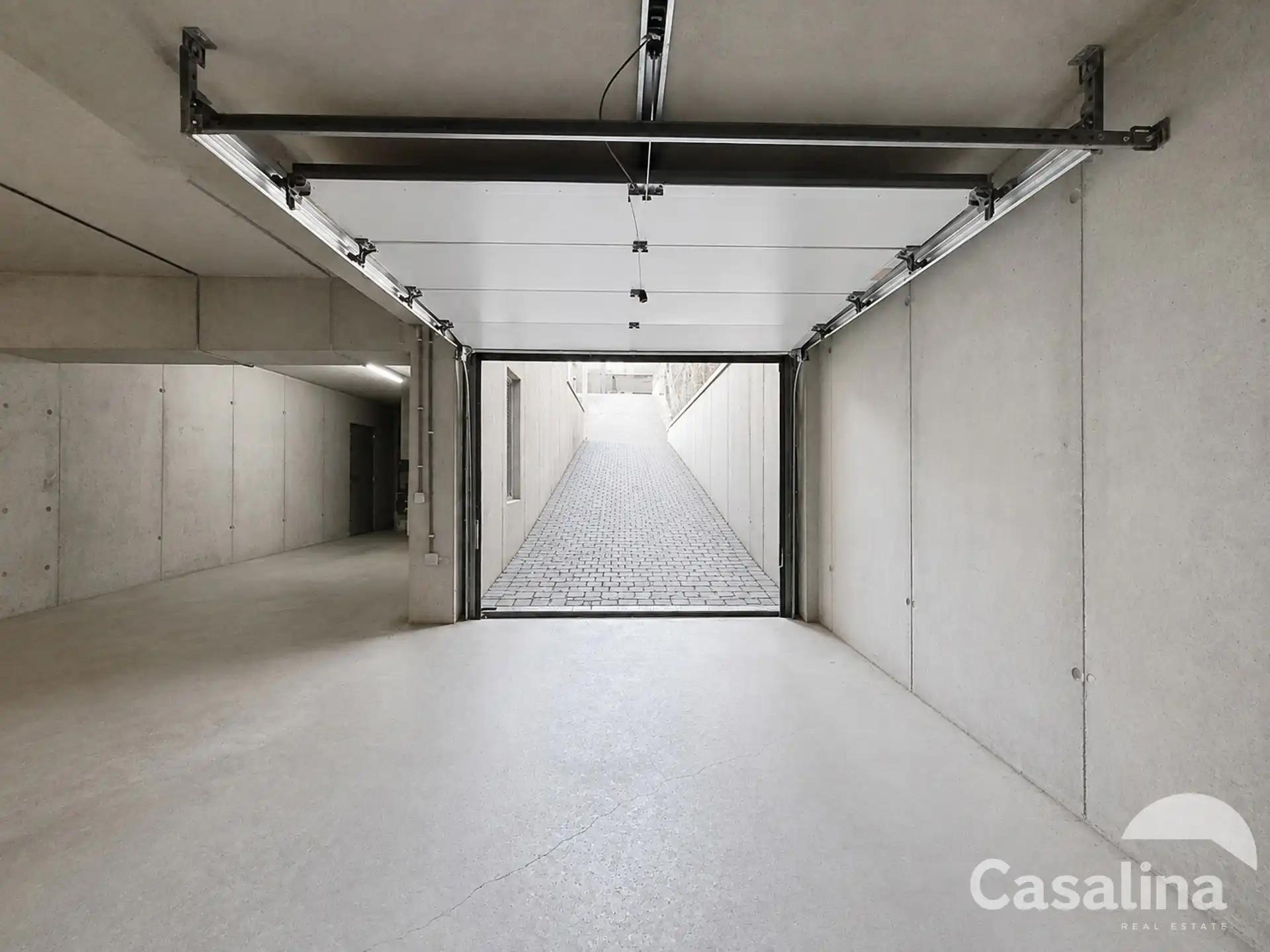 Aan de grens van WOLUWE, 2 slaapkamer appartement met terras foto 14