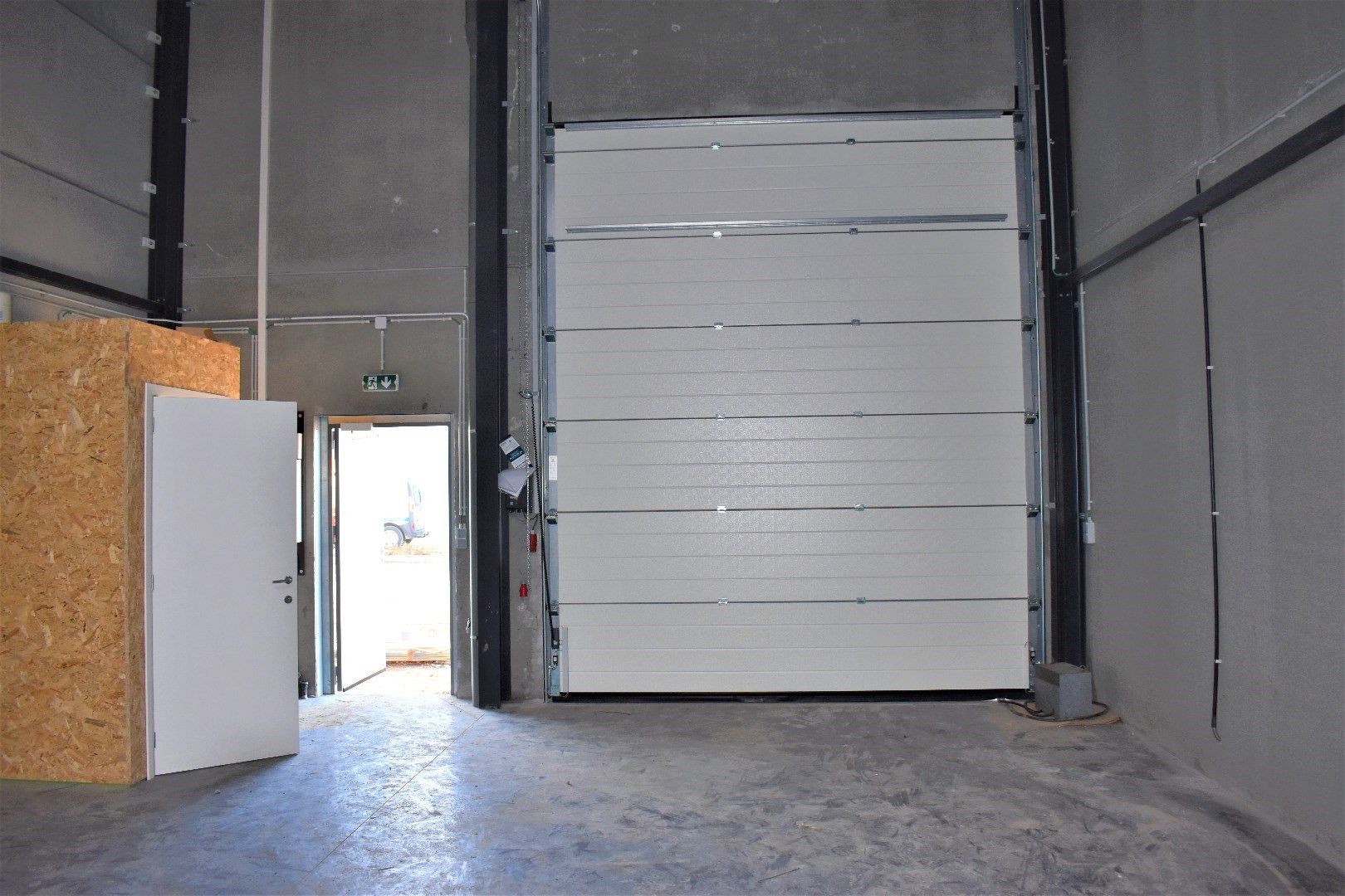 Recent magazijn (150 m²) te Oeselgem foto 3