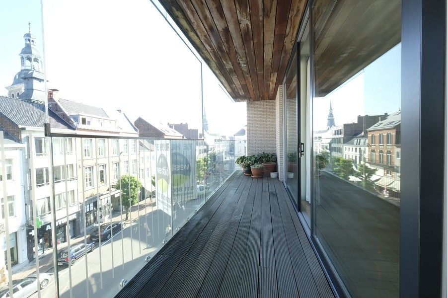 Recent 3 slpk's appartement van 145 m² in het centrum foto 20