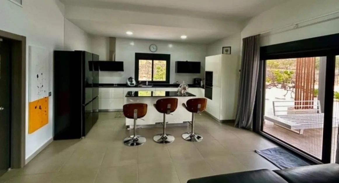 Wonen in stilte en schoonheid – moderne villa met privézwembad en wijngaardzicht in authentiek Murcia foto 4