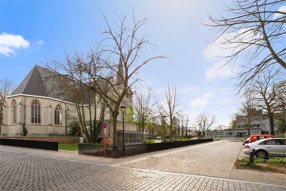 RUIM handelspand in het centrum van Hove foto 4