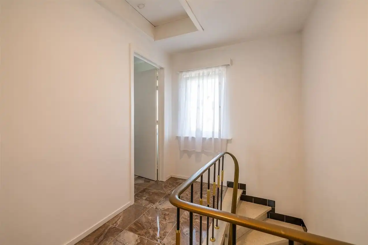 villastijl,vernieuwd in 2018, label D, mooi perceel foto 26