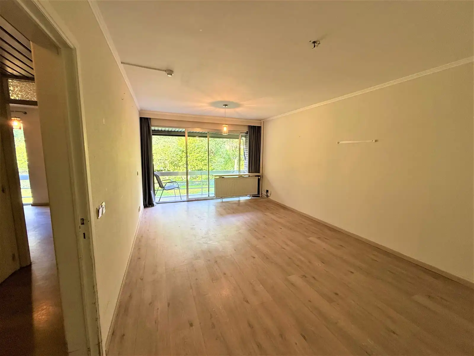 Serviceflat met garage, rustige en groene omgeving foto 6