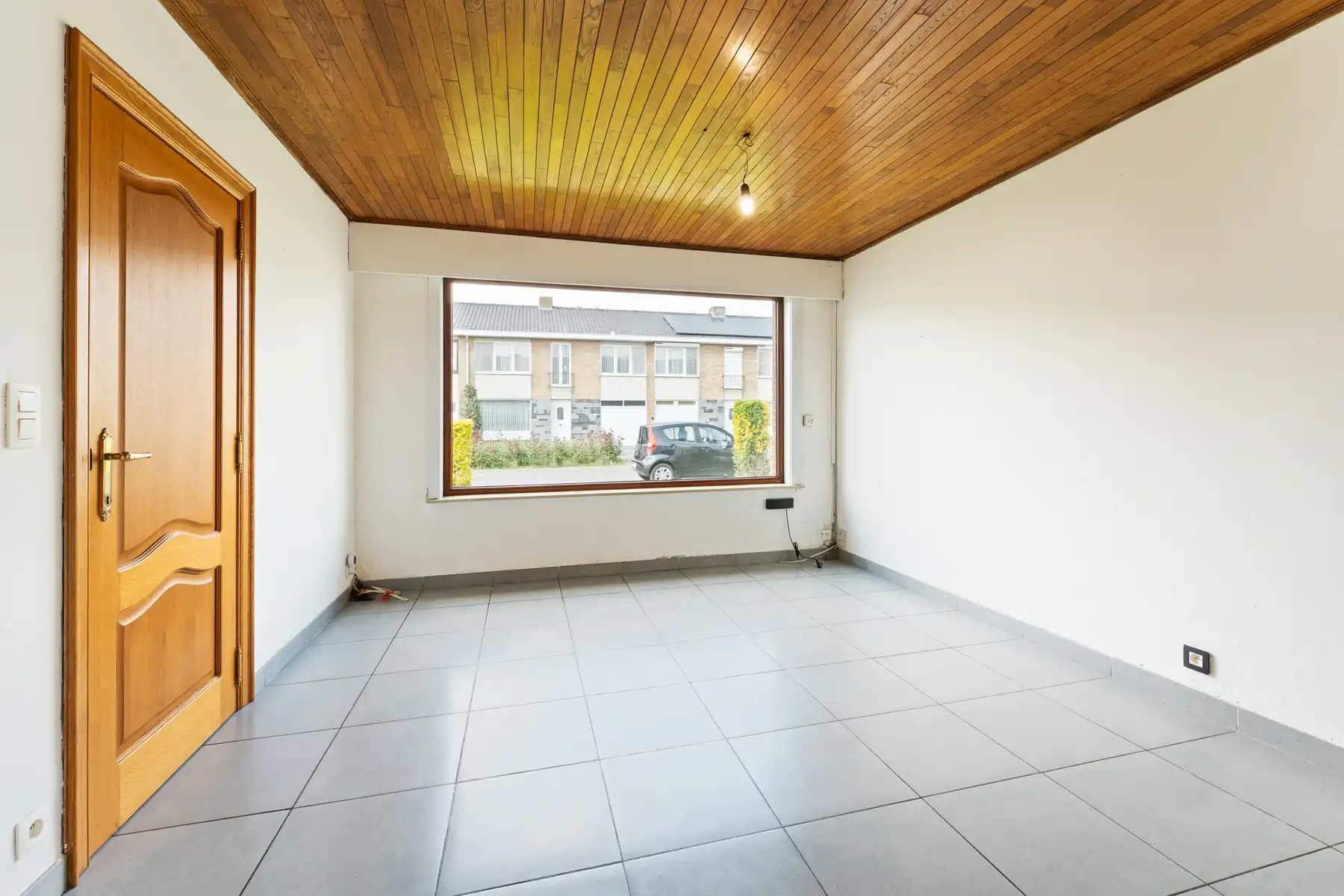 Lichtrijke woning met 4 slaapkamers, garage en verzorgde tuin. foto 10