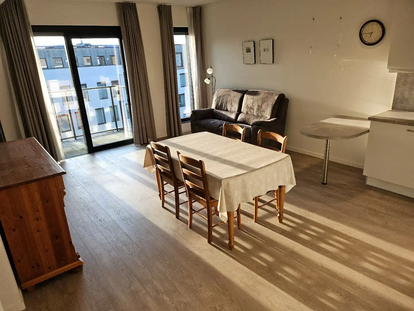 Recente assistentie flat in mooie luxe residentie 'Prinsenhof' nabij Stad Brugge. foto 2