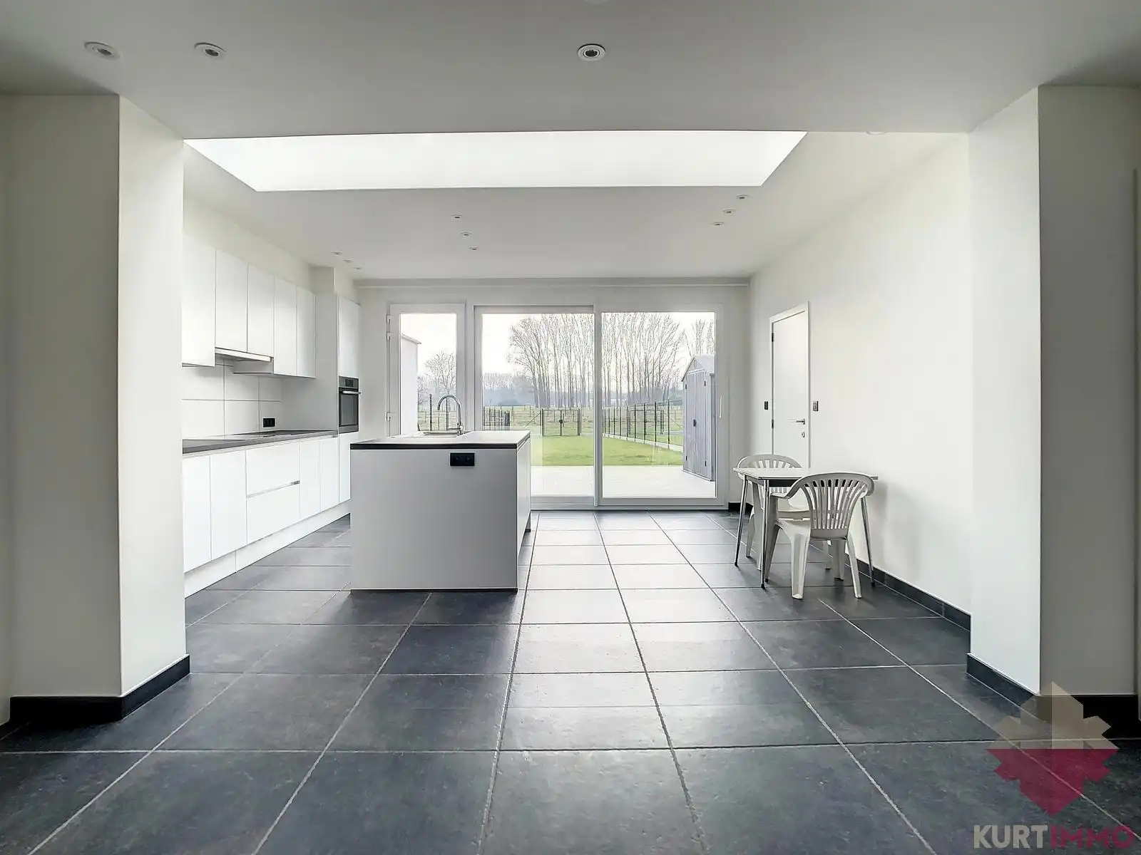 Prachtig gerenoveerde woning met 5 SLPK én tuin! foto 3