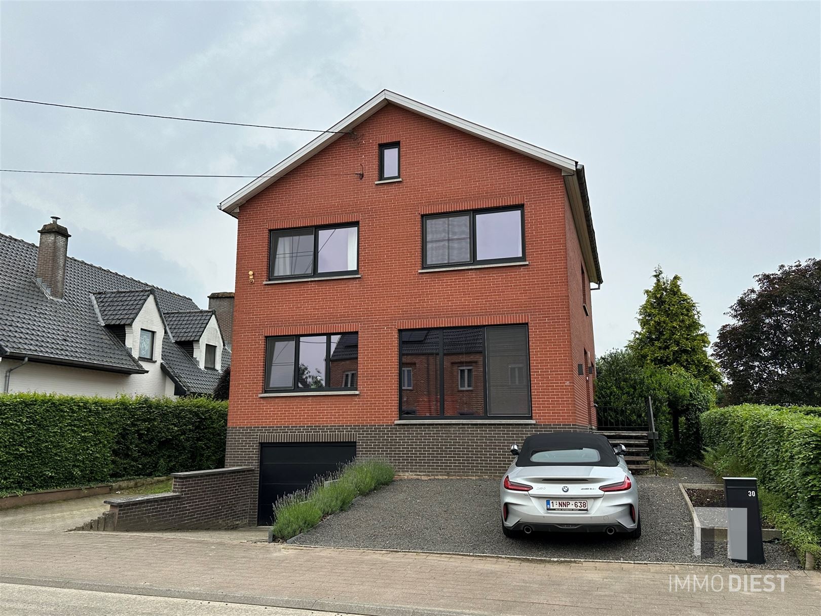 Toffe woning met 5 slpks, garage en grote tuin (13a74ca) foto 2