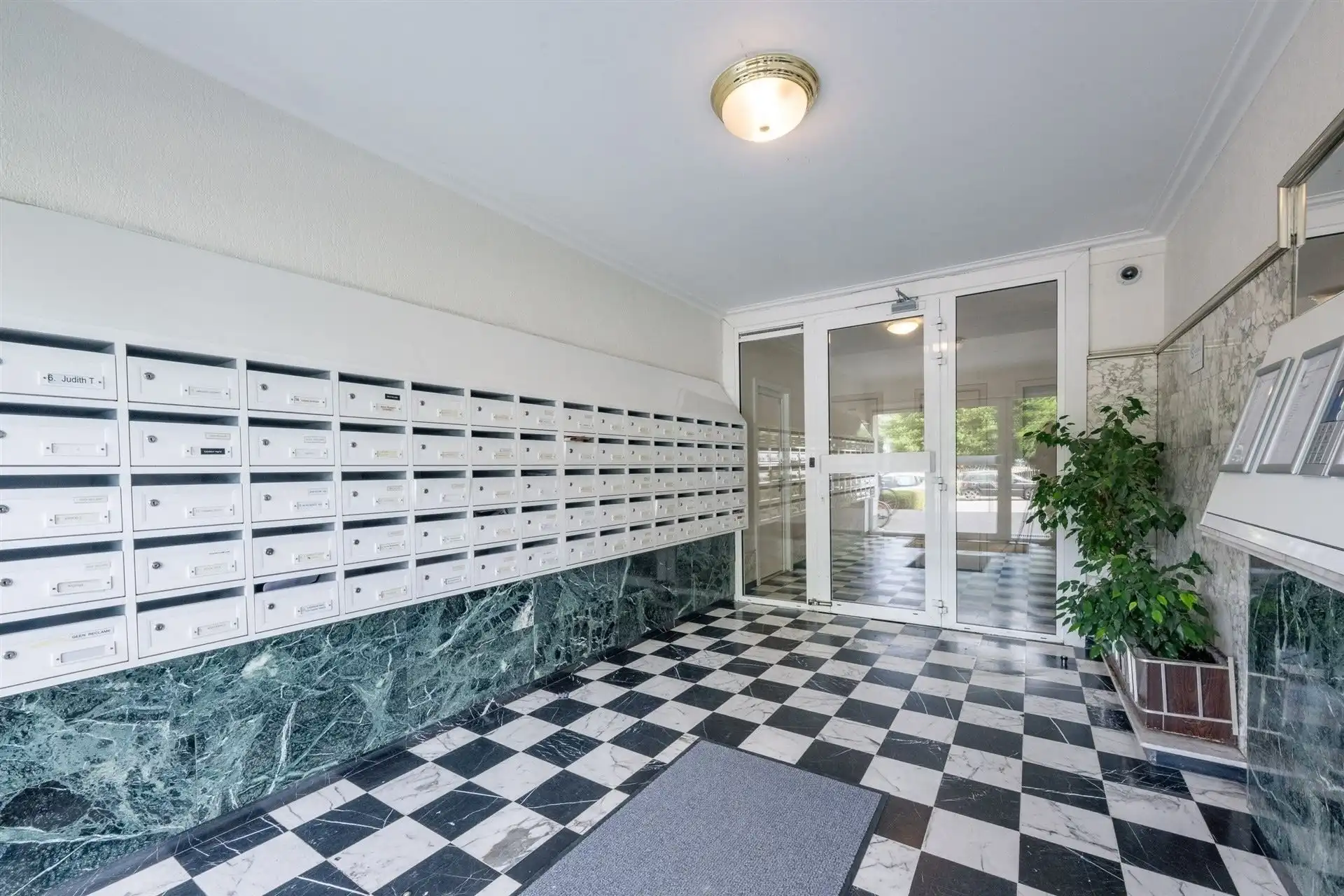 Verzorgd gelijkvloers studioappartement met slaaphoek.  foto 8