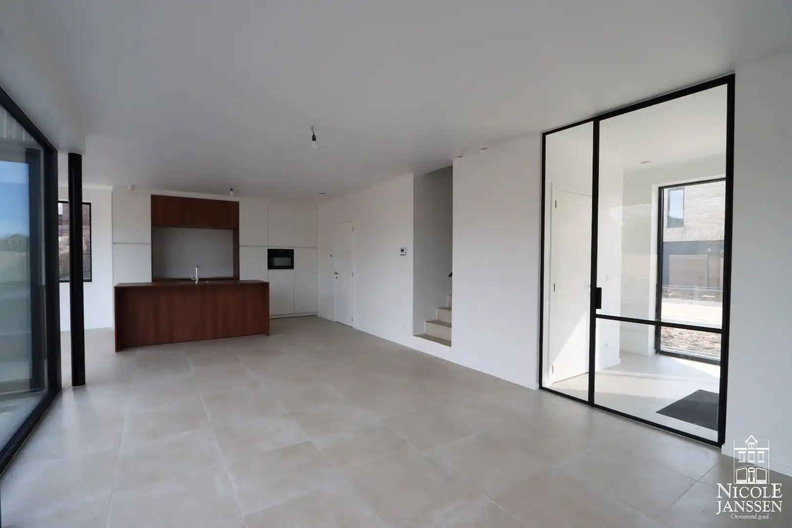 Trendy energiezuinige nieuwbouwwoning van 166 m² (excl. gegoten kelder) foto 4