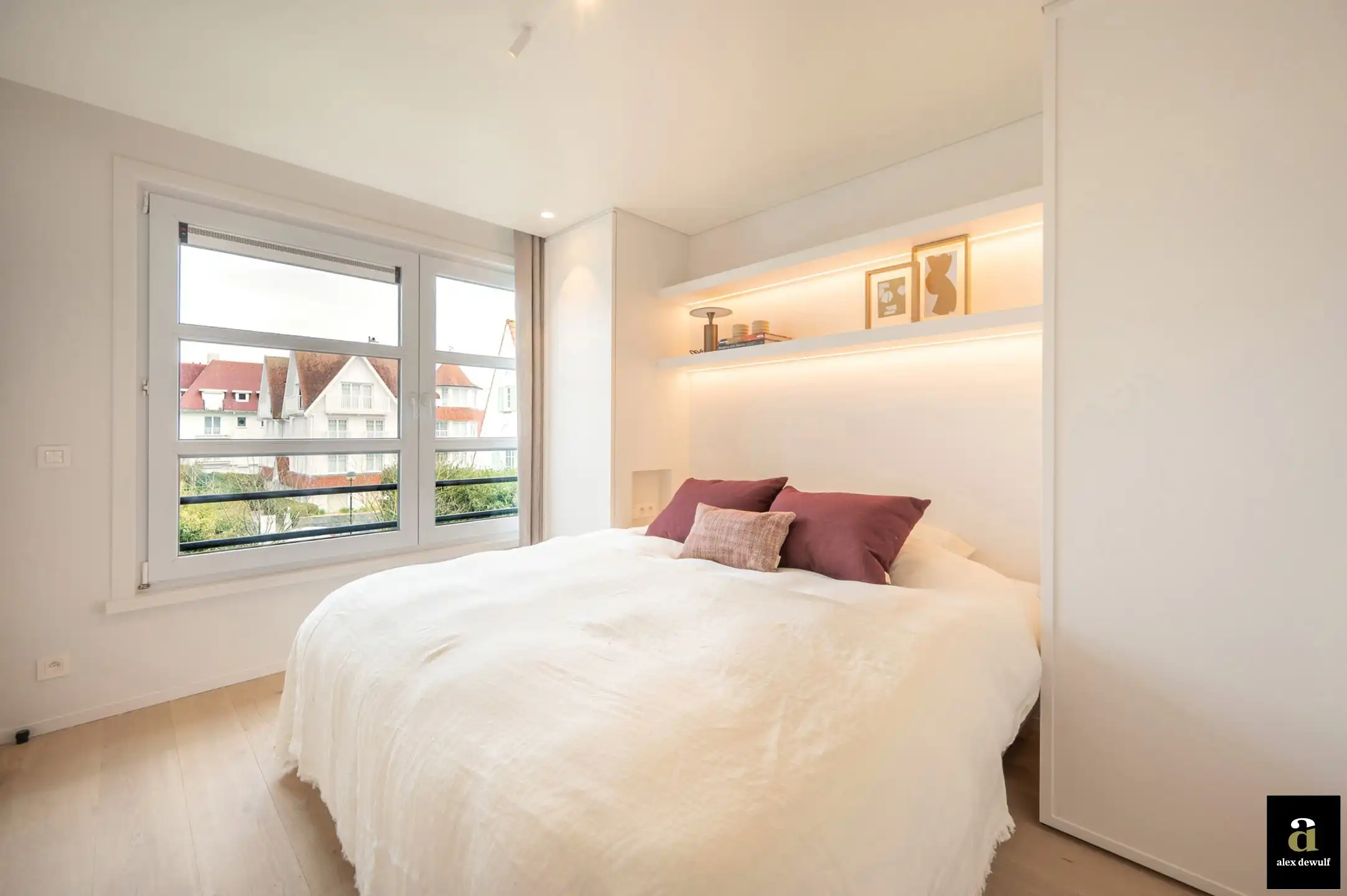 Uitstekend gelegen en stijlvol gerenoveerd appartement met goed zeezicht in villaresidentie [Kustlaan - Knokke Zoute]. foto 29