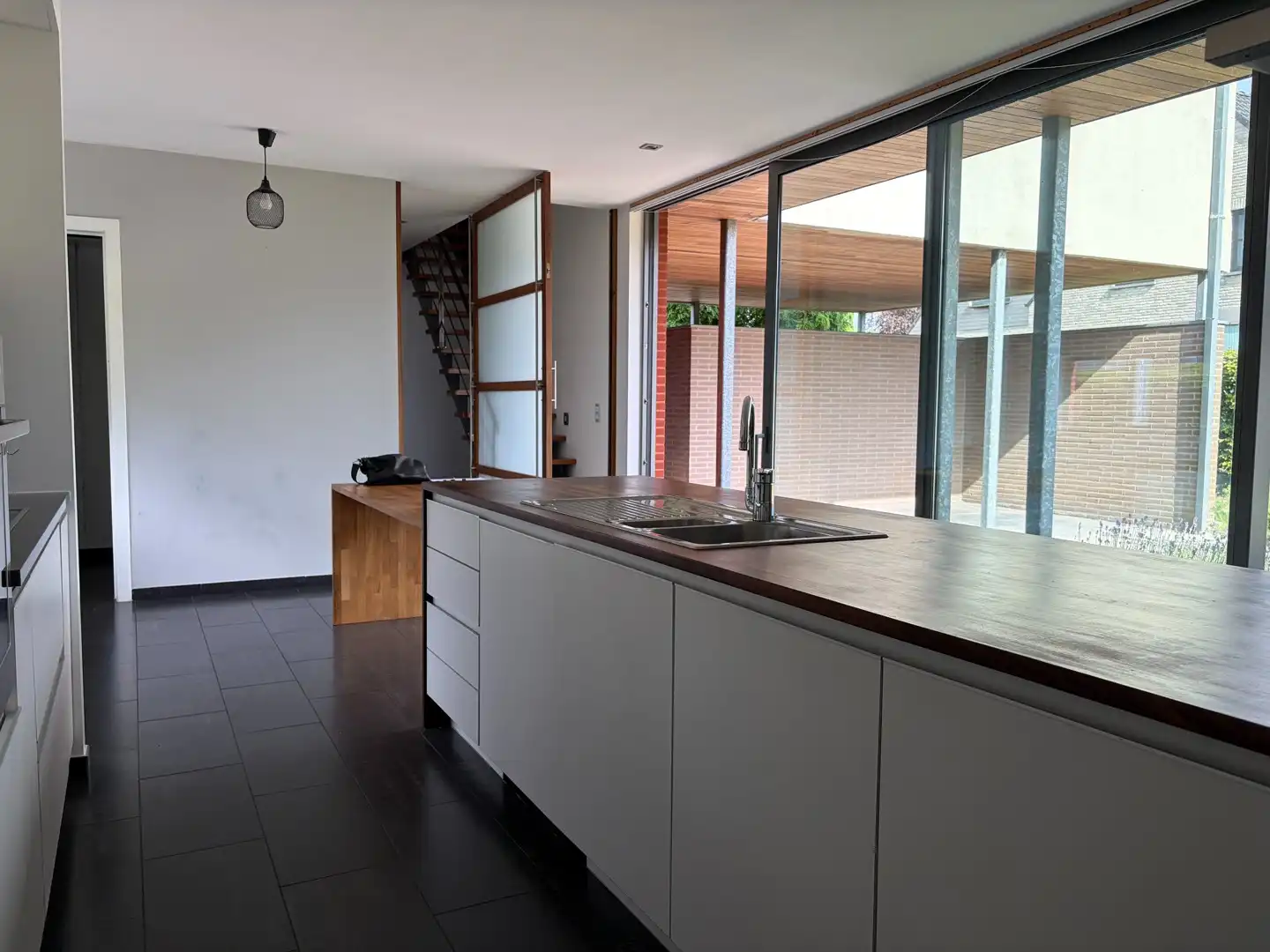 Prachtige, moderne villa gelegen op een groot perceel met prachtig uitzicht en stuk landbouwgrond foto 3