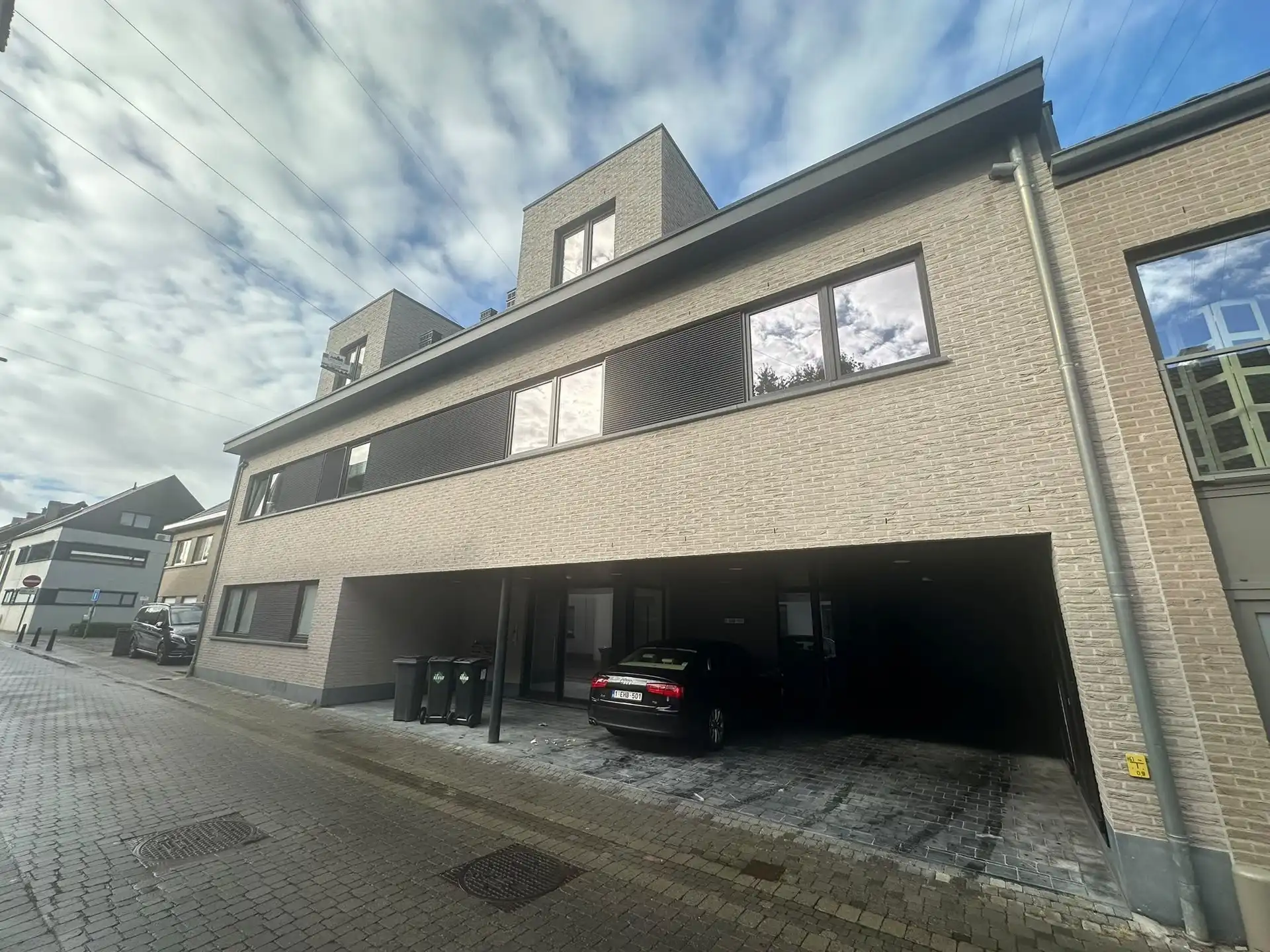 Duplex-appartement met 2 slaapkamers nabij centrum Erembodegem foto 12