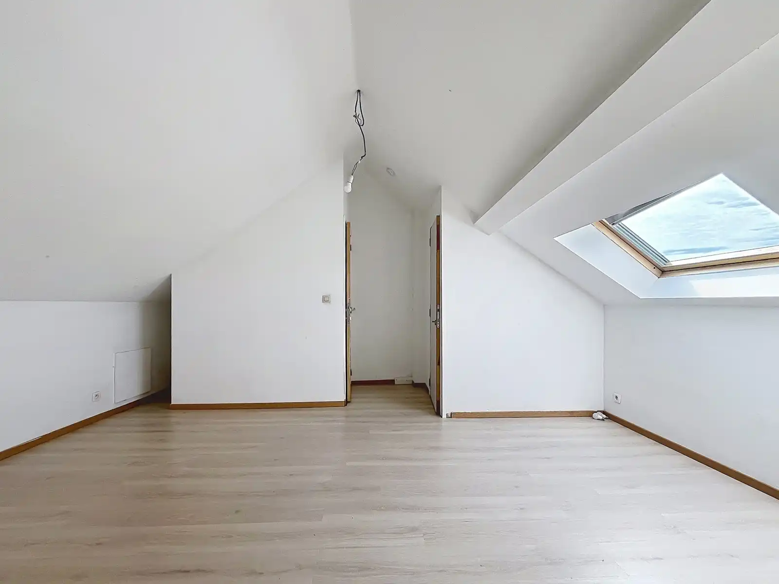 Rijwoning op een goede locatie met 3 slpks  foto 18