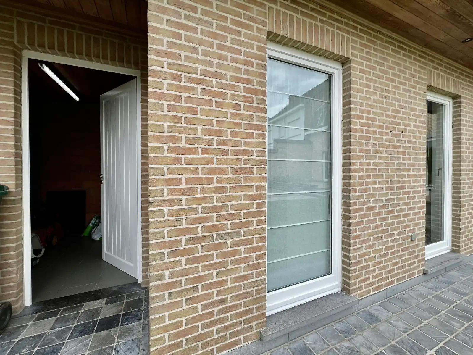Ruime woning met 6 slk, 2 badk, 2 keukens en dubbele garage foto 39