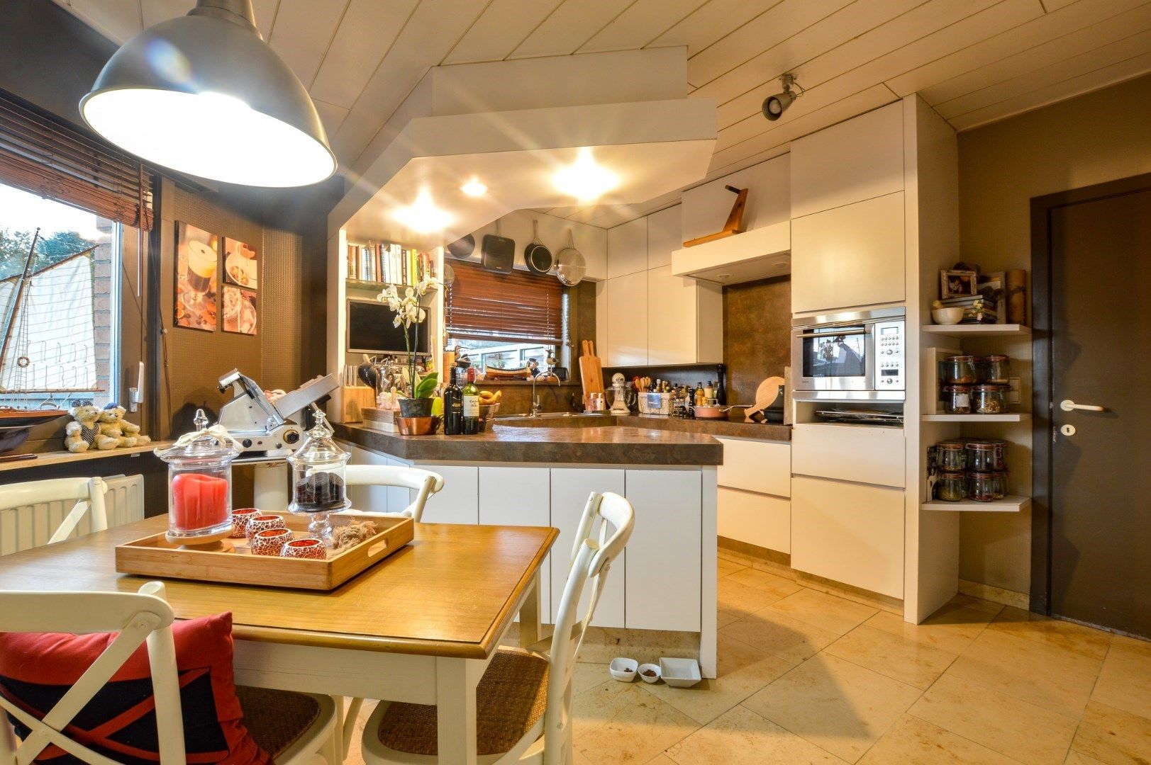 Ruime handelswoning in het centrum van Aartrijke foto 5