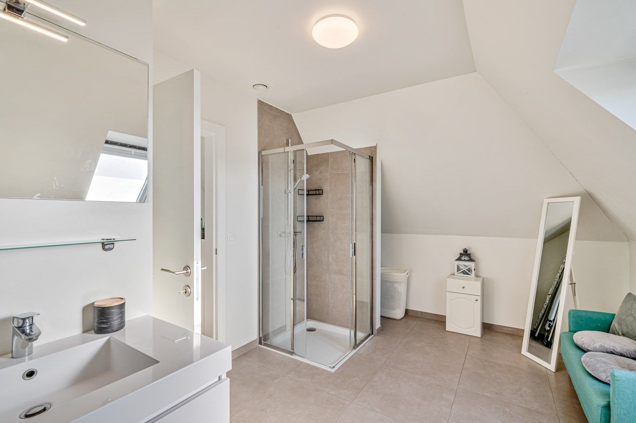 Instapklare woning met 4 slaapkamers en een eindeloos uitzicht foto 19