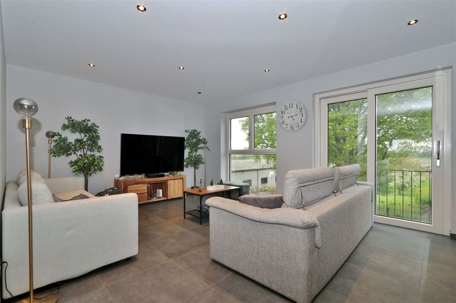 Ruime woning met 3 slaapkamers + tuin  foto 4