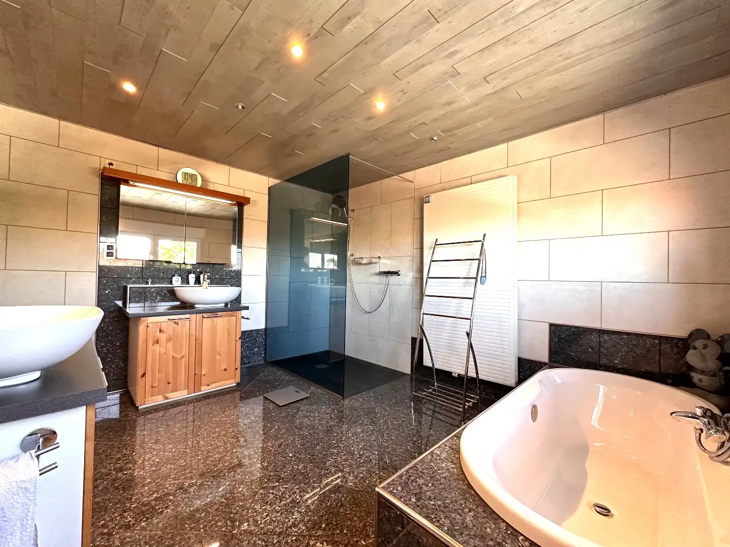 Verzorgde gezinswoning met uitzonderlijke garage op een ruim perceel in Zichen-Zussen-Bolder (Riemst) foto 24