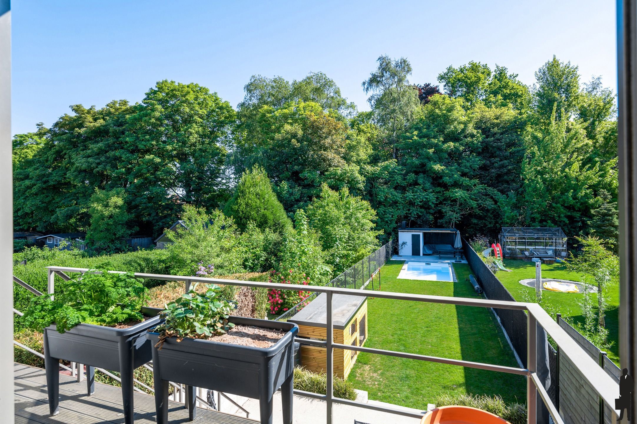 Welgelegen gerenoveerde woning met 3 slpks, 2 badks en tuin foto 10
