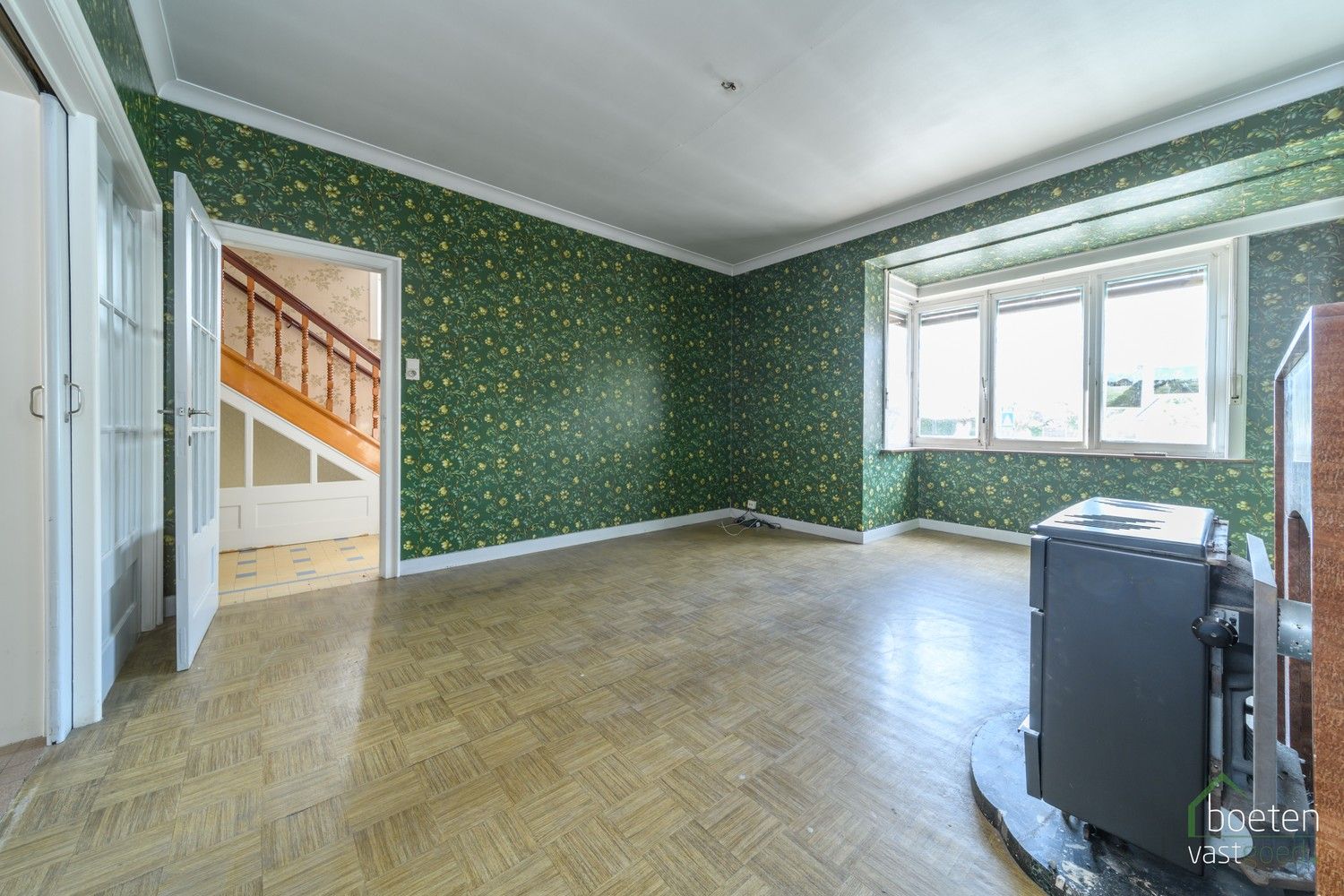 Alveringem: woonhuis op mooie centrale ligging, met een zalige diepe tuin op 834m² grondoppervlakte, renovatieproject met heel wat potentieel! foto 4
