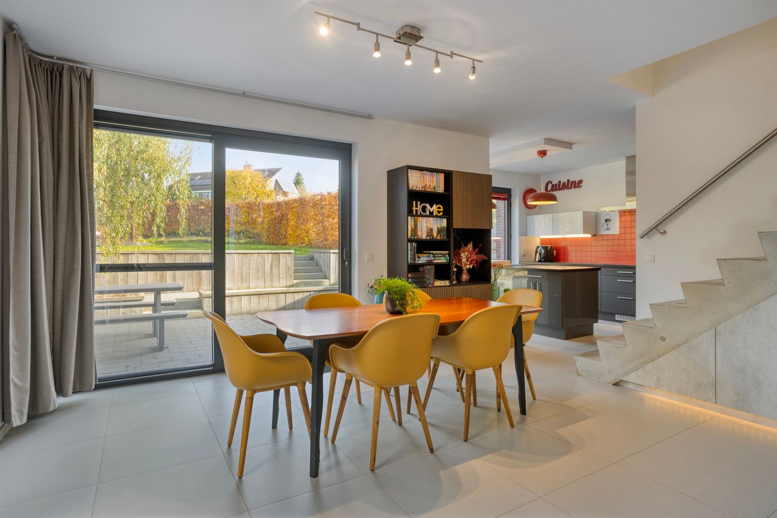 RECENTE WOONST IN PERFECTE STAAT foto {{pictureIndex}}