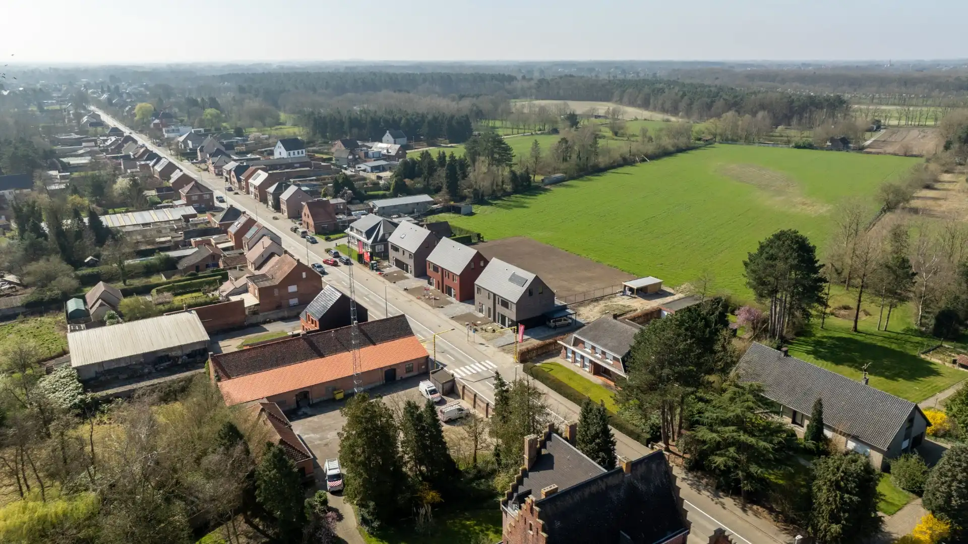 Energiezuinige halfopen bebouwing met ruime tuin foto 10