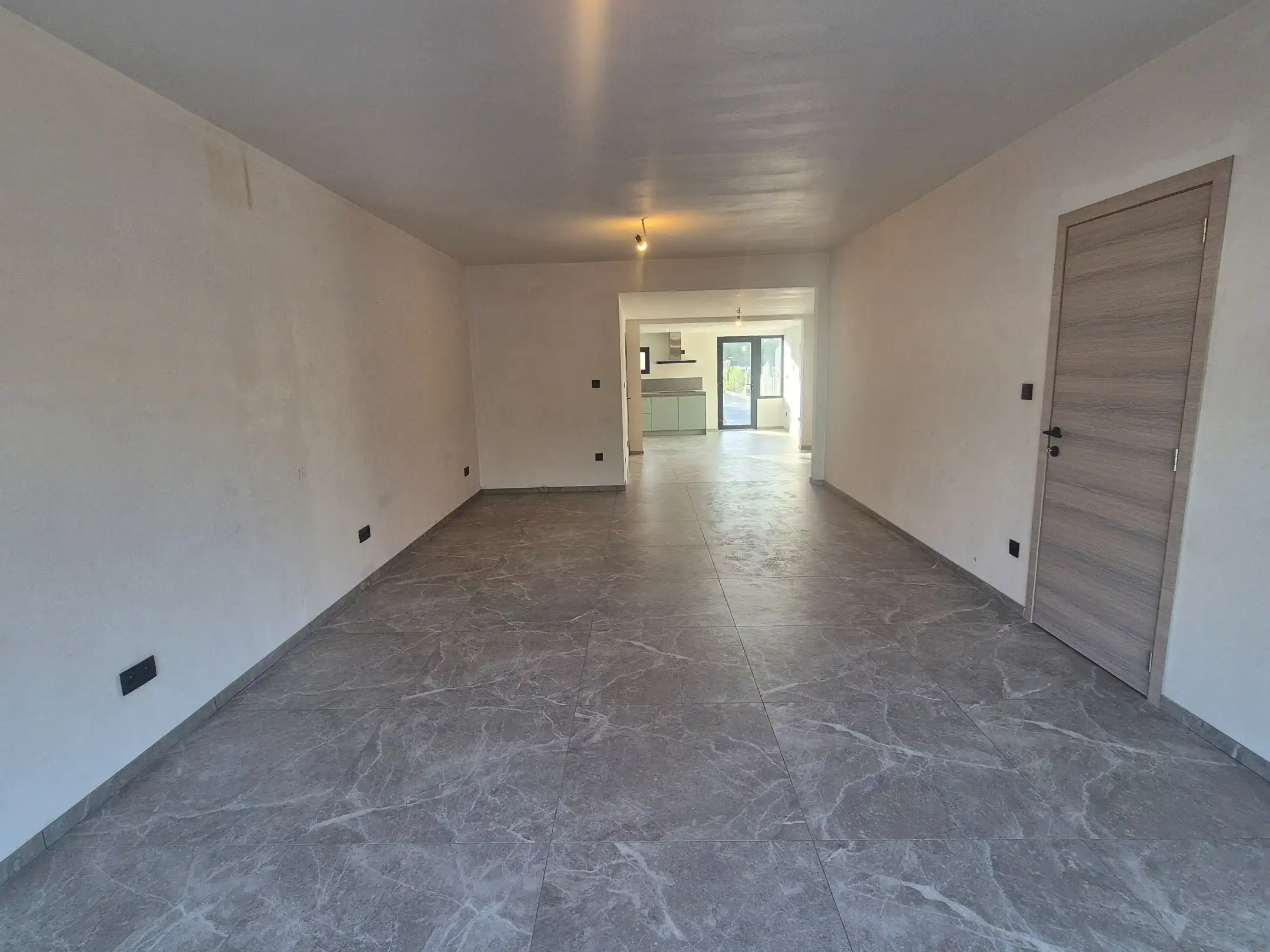 RUIME, VOLLEDIG GERENOVEERDE WONING – 5 SLAAPKAMERS – ENERGIELABEL B foto 7