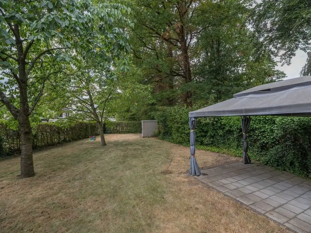 Goed onderhouden, op te frissen splitlevel woning foto 7