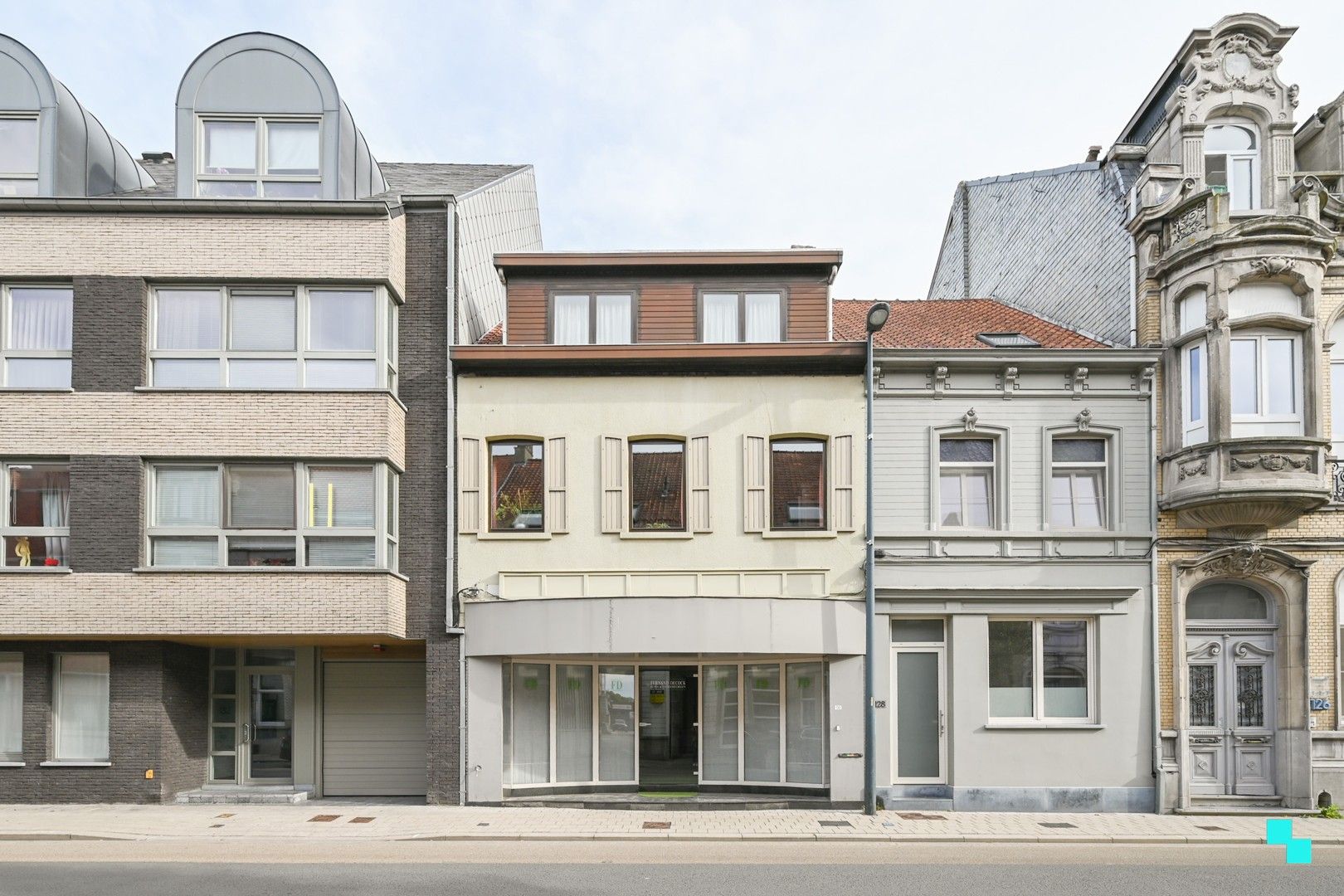 Ruime woonst met tal van mogelijkheden nabij centrum Izegem foto 2