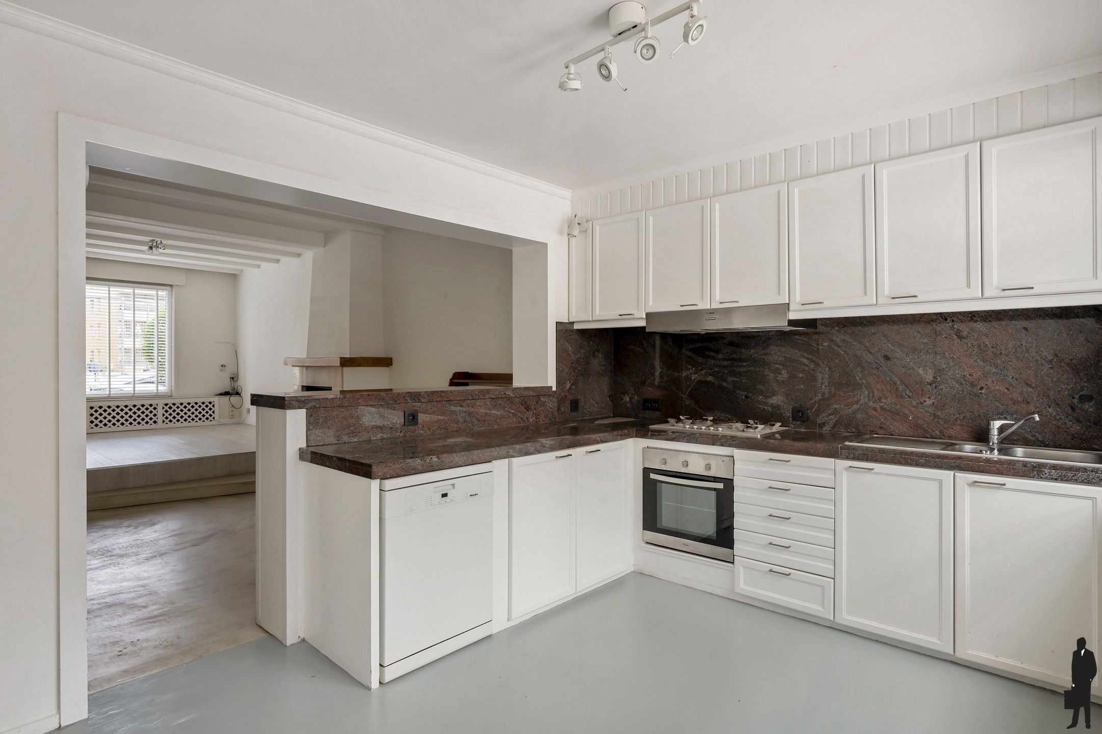 Instapklare woning met ruim terras in groene buurt nabij centrum Antwerpen foto 4