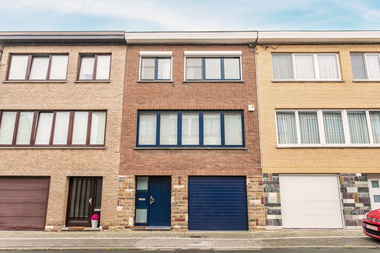 Energiezuinige woning met 3 slaapkamers en garage in Halle foto {{pictureIndex}}