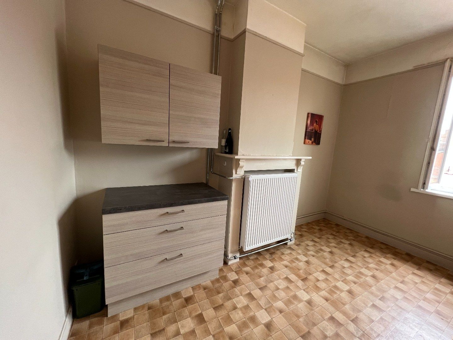 GEMEUBELD DUPLEX-APPARTEMENT MET 1 SLAAPKAMER IN IEPER foto 5
