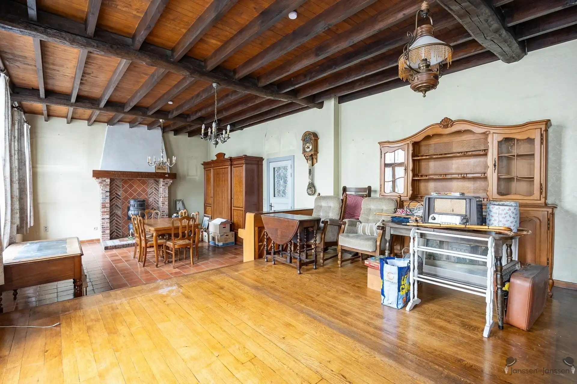 Authentieke woning met karakter in het hart van Sint-Lenaarts foto 6