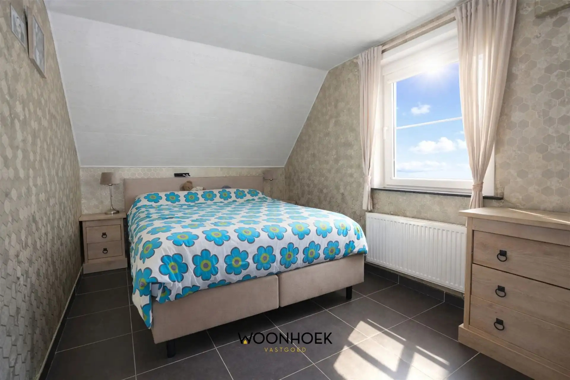  Woning met eigentijdse en serene architectuur foto 10