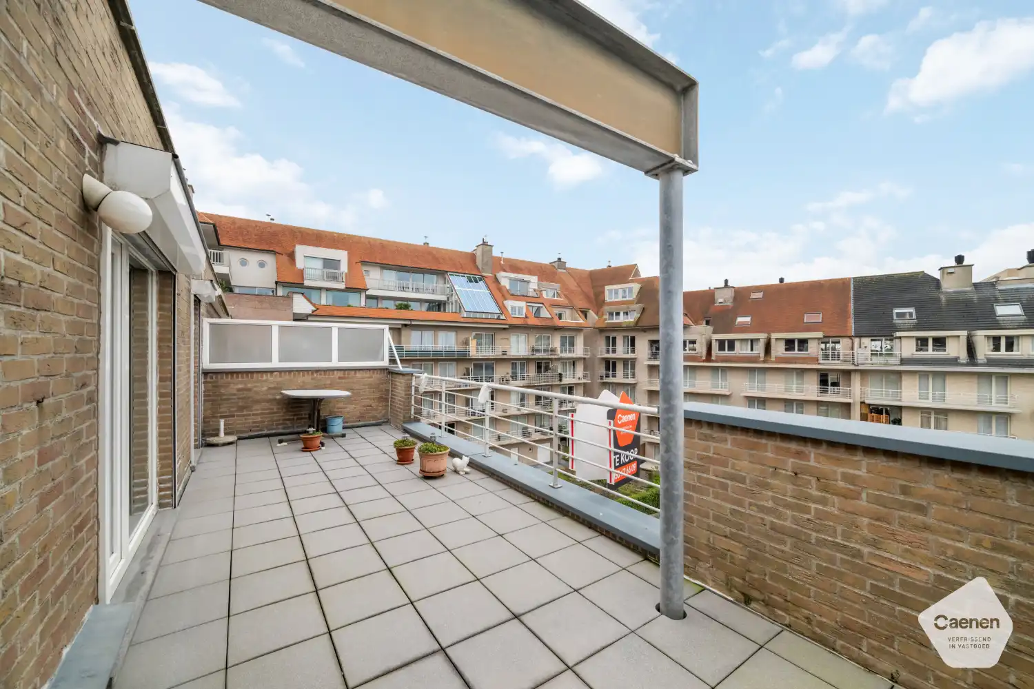 Eén slaapkamer appartement met twee ruime terrassen vlakbij het strand foto 17