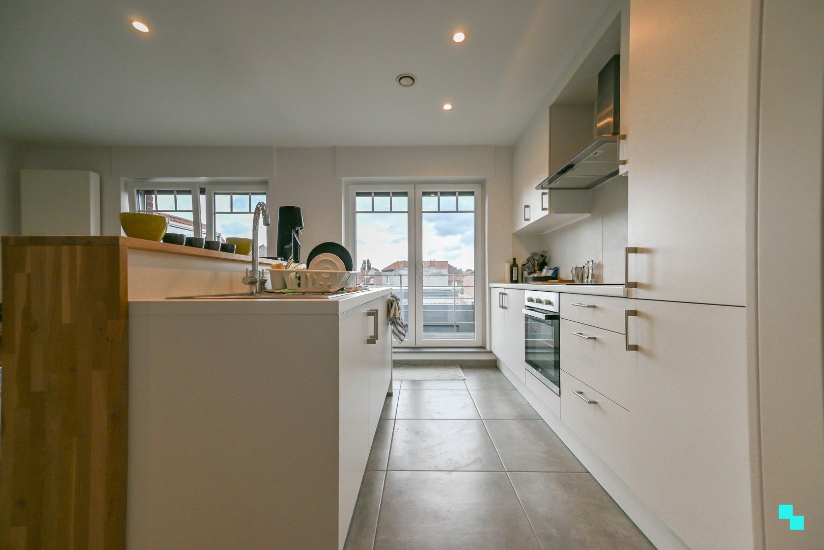 Energiezuinige woning met 2 slaapkamers & garagebox nabij centrum Izegem foto 5