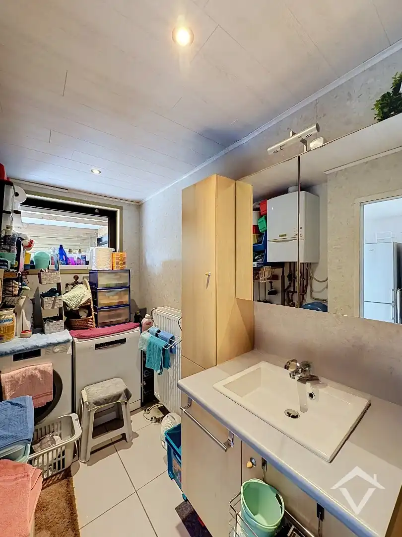 Instapklare woning met twee slaapkamers en terrastuin op één uiterst centrale ligging te Roeselare foto 8