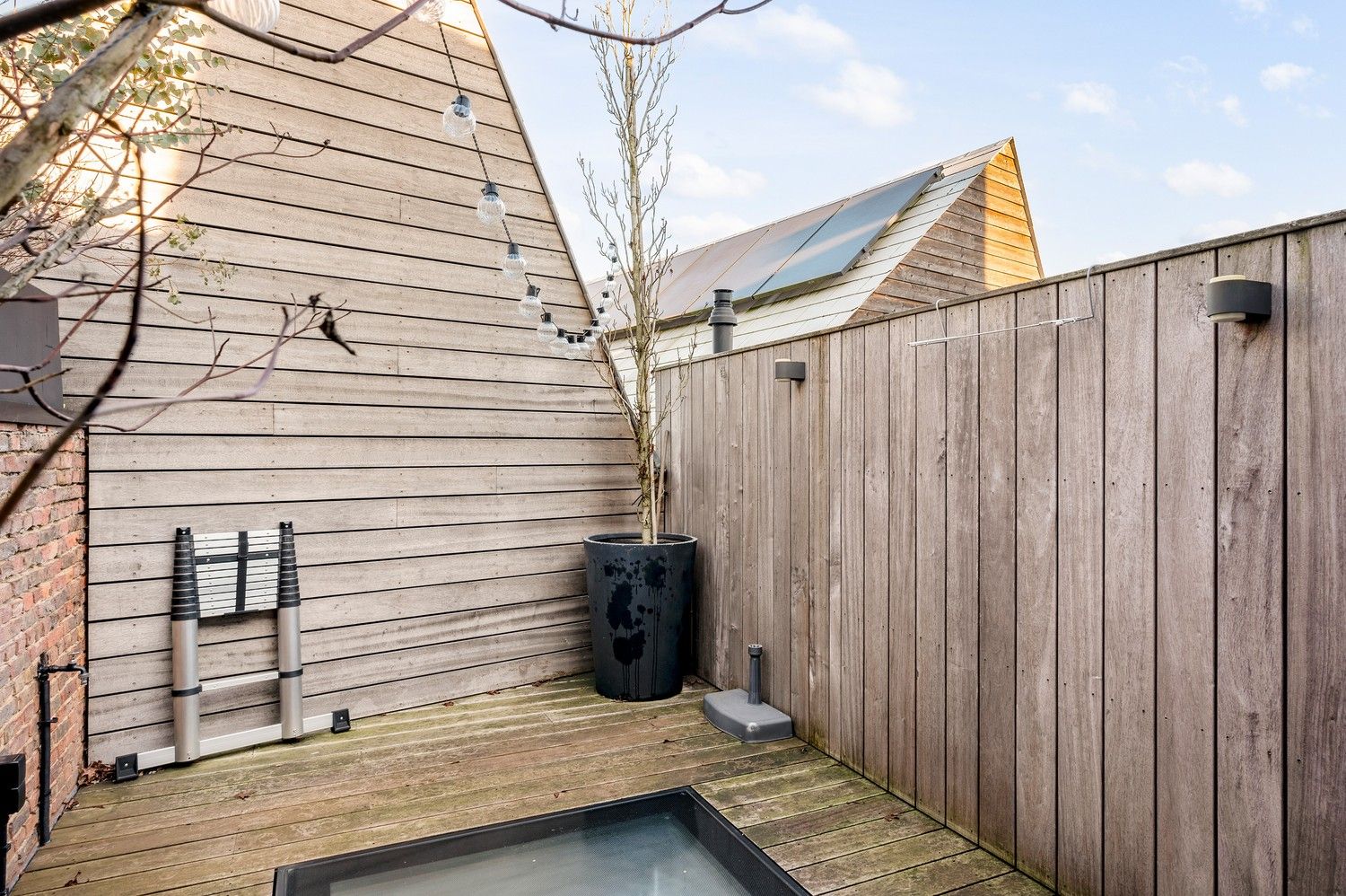 Karaktervolle erfgoedwoning op topligging tegenover de Sint-Gummaruskerk. foto 28