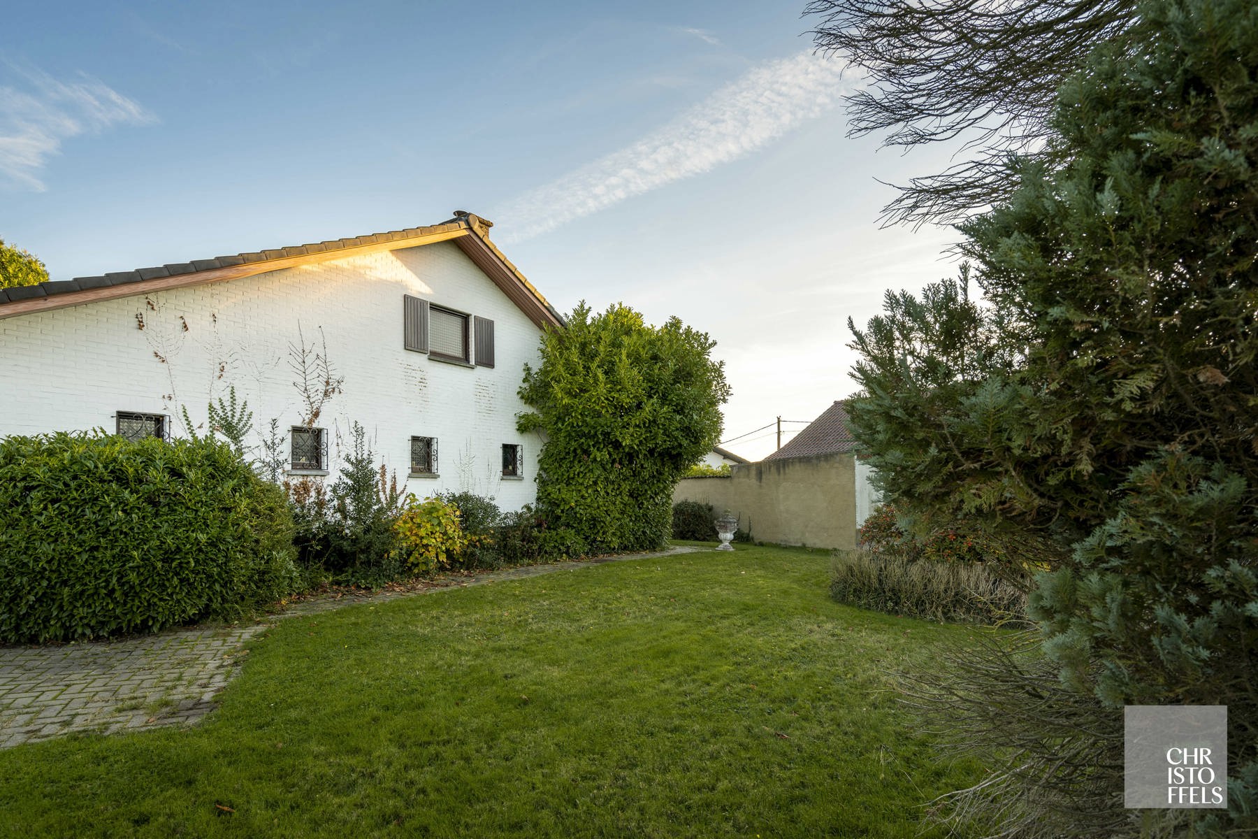 Op te frissen laagbouwvilla op een perceel van 1.257m² in het groen!  foto 10