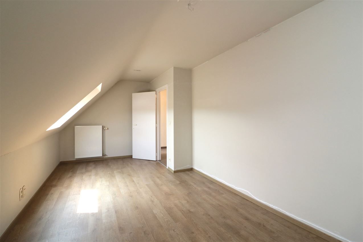 Duplex appartement op 2e verdiep (lift) met 2 slpk., mooi groot terras en dubbele garage   foto 15