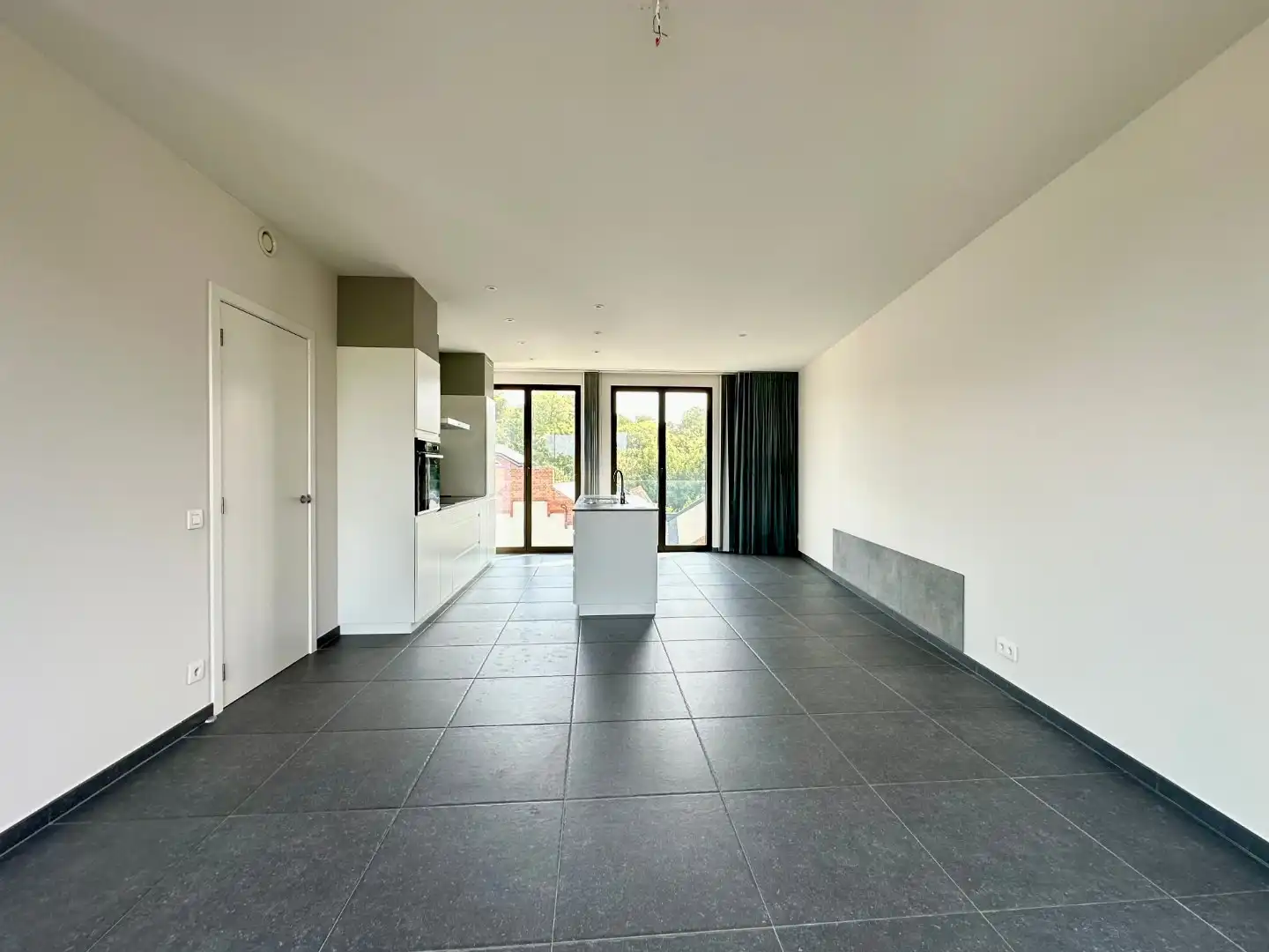 Zeer ruim appartement op goede locatie nabij de Smedenpoort foto 5