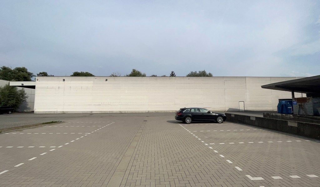 Gerenoveerd magazijn te huur aan A12 in Wilrijk foto 9